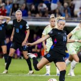 Chloe Kelly (18) a transformé en deux temps le penalty de la victoire KEYSTONE/JEAN-CHRISTOPHE BOTT